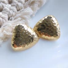 Vintage Jewelry 西洋古董飾品 金色調 鍛敲質感 三角 針式耳環