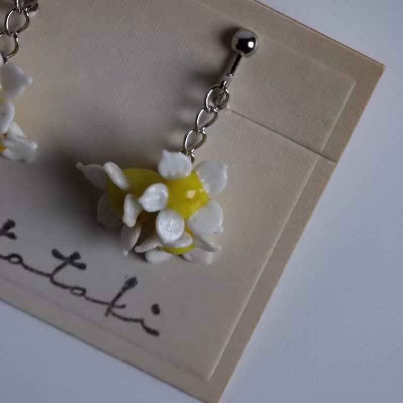 【ピアス又はイヤリング】　Fleur de citronnier　銀色パーツ
