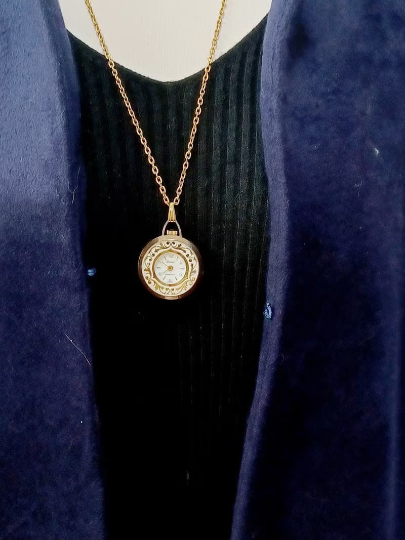 vintage jewelry LUCERNE 古董描花金紋機械錶 項鍊