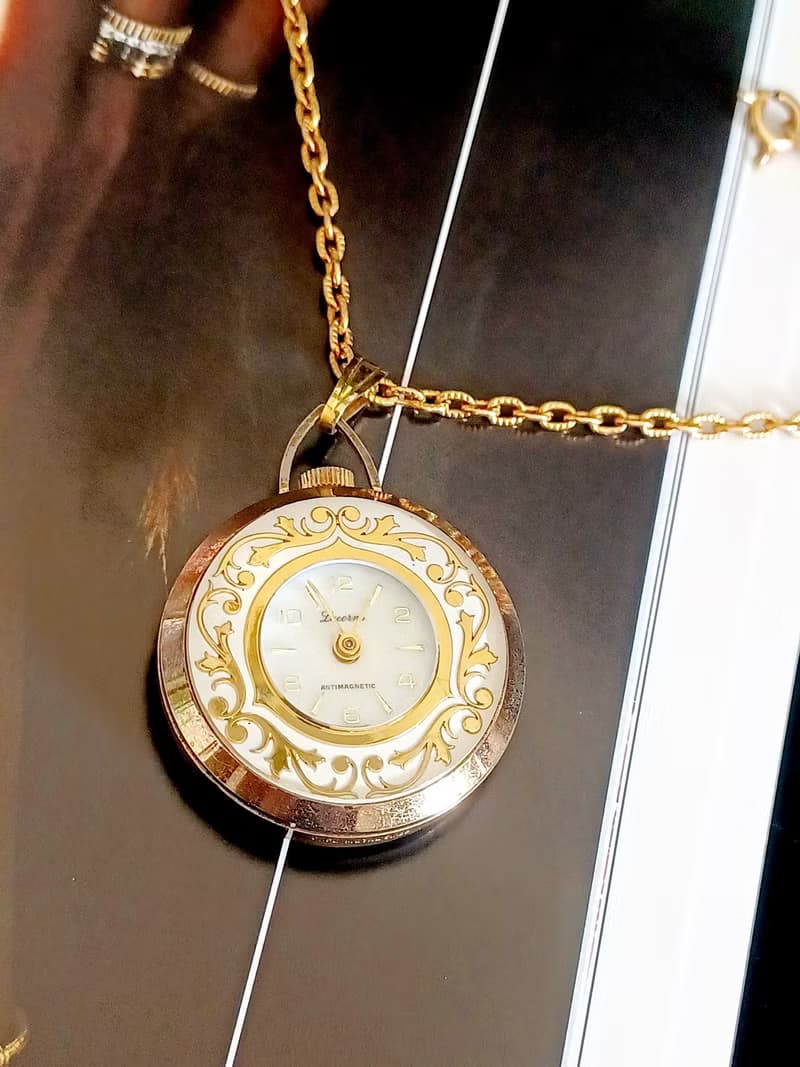 vintage jewelry LUCERNE 古董描花金紋機械錶 項鍊