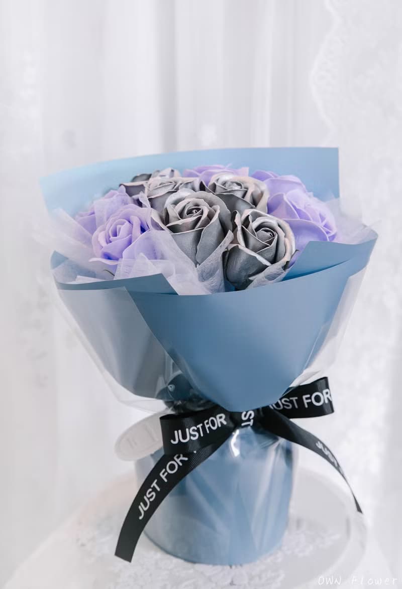 藍紫玫瑰花束/銀色玫瑰花/香皂花束/生日花束/情人節花束/小花束