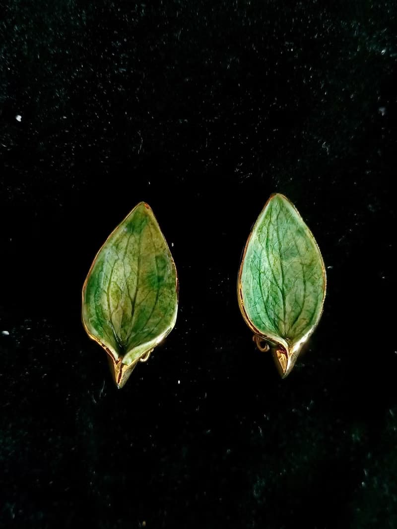 vintage jewelry  俏麗綠葉琺瑯陶瓷 夾式耳環