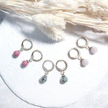 VIIART。小果實II。小花針天然石復古黃銅耳環-可改夾式