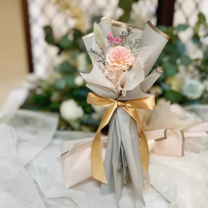 乾燥康乃馨小花束