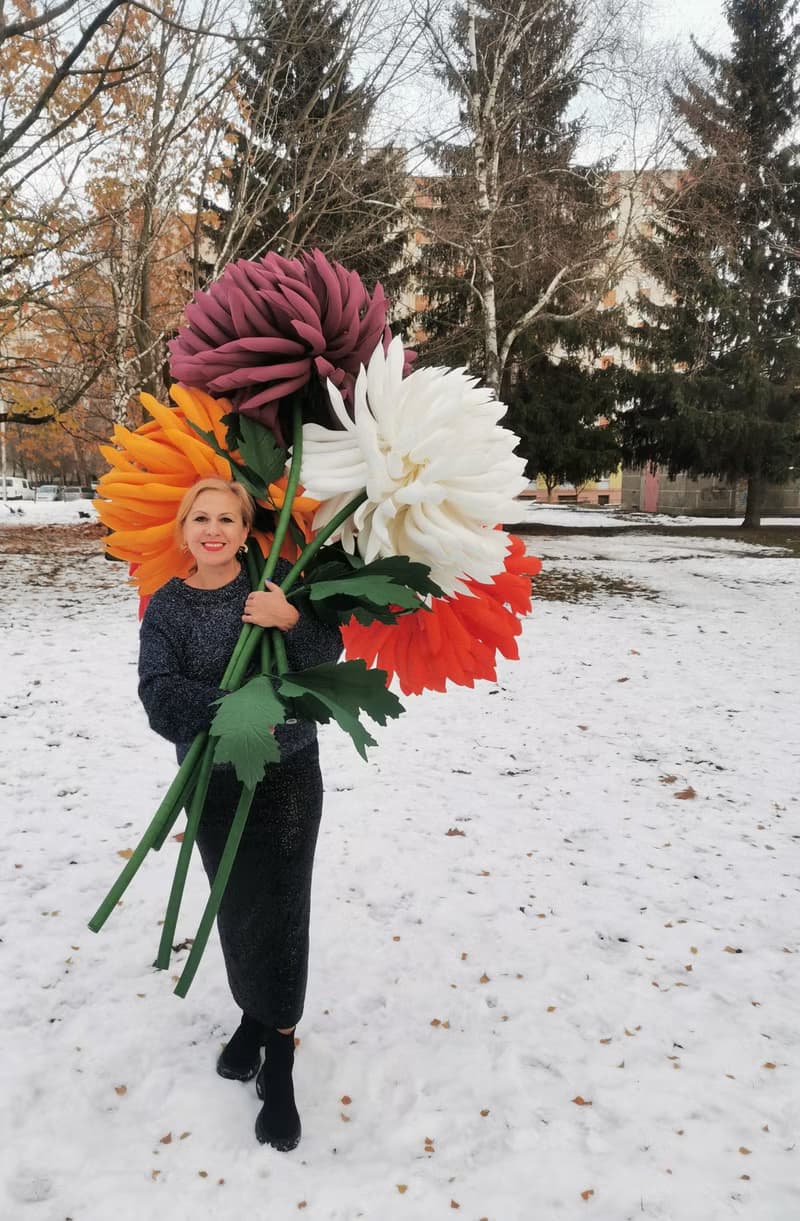Huge Flowers. 75 cm Flower. Wedding Backdrop. Giant Bouquet. Event Luxury Decor