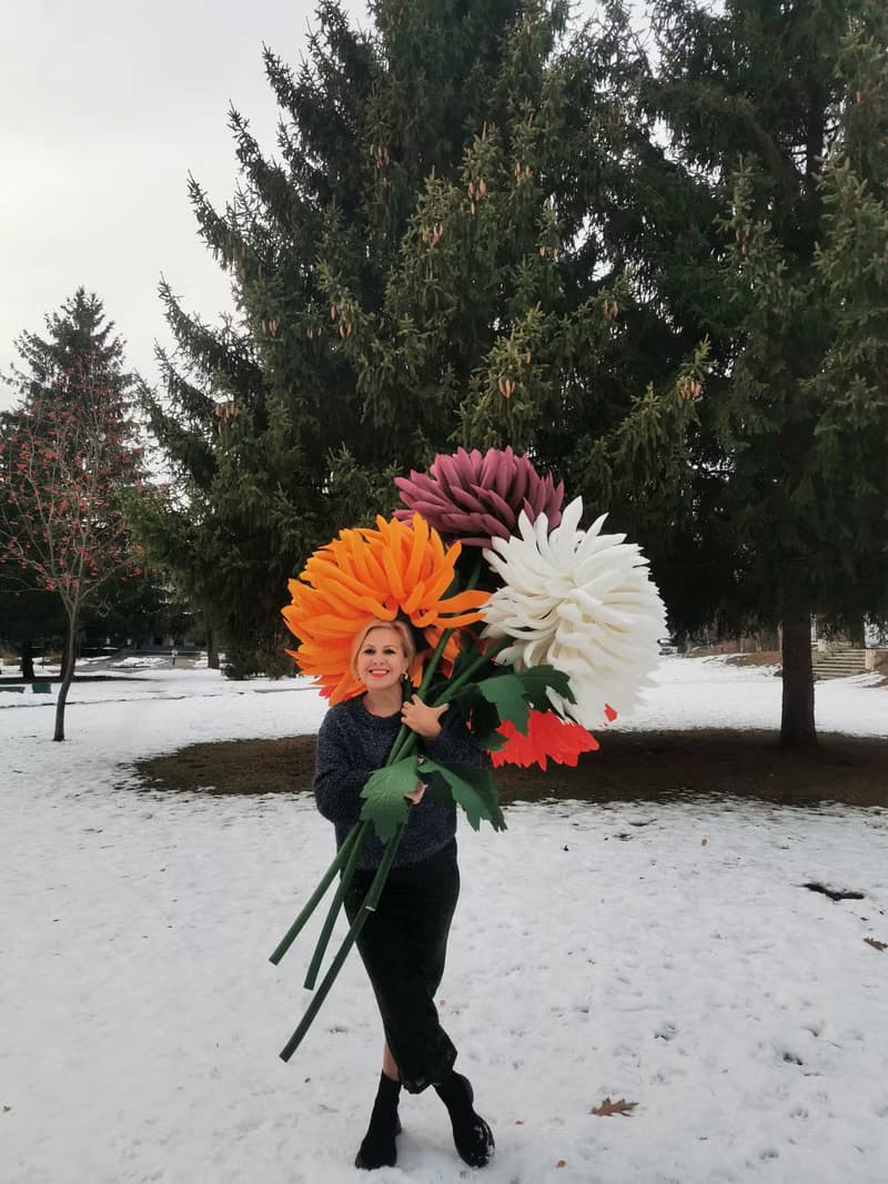 Huge Flowers. 75 cm Flower. Wedding Backdrop. Giant Bouquet. Event Luxury Decor