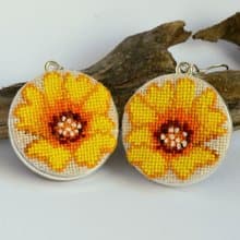 花朵刺繡吊墜耳環 黃色十字繡首飾 花卉手工製作的自然舞會禮物