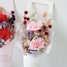 粉綠色 不凋康乃馨 母親節 長型手提花束 現貨+預購