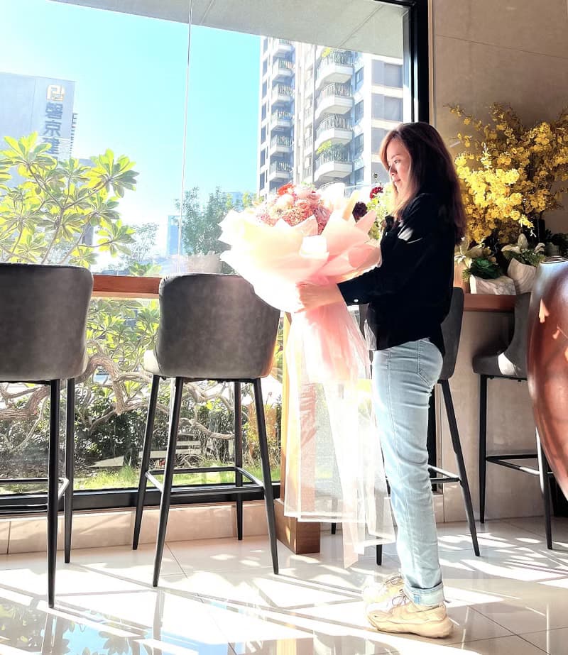 附贈線燈 浮誇系超大花束 生日/告白/求婚/晉升必備