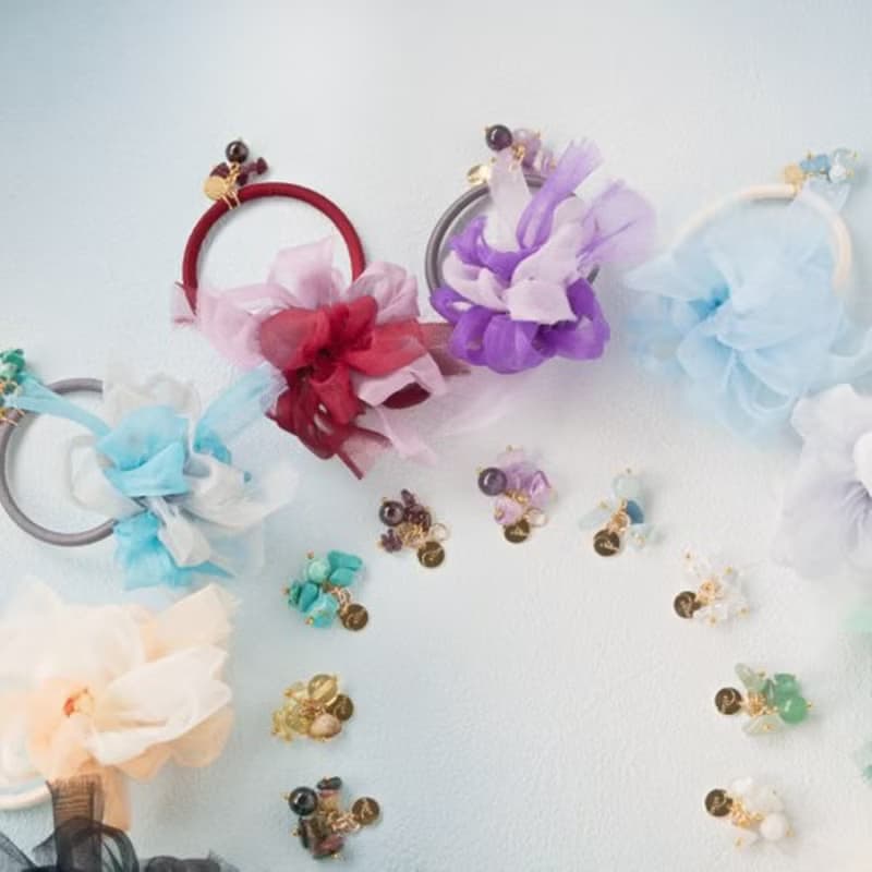 クリスタル | 咲き編みヘアゴム | 4月誕生石