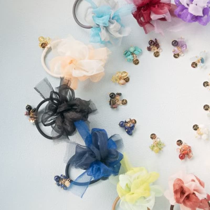 クリスタル | 咲き編みヘアゴム | 4月誕生石