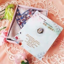 給婆婆/奶奶 | 新郎母親- 母親節禮盒 絲巾及絲巾扣粉色禮盒套裝