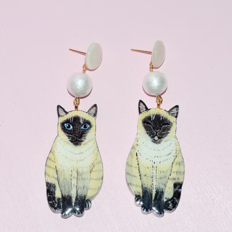 暹羅貓 不對稱表情設計憨憨俏皮貓咪耳環 手繪木製