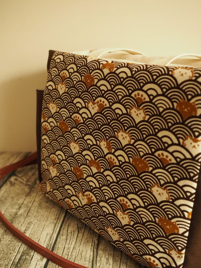 原創手工縫製托特側肩包帆布包 可愛和風波浪躲貓貓圖案