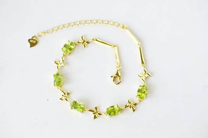 Natural Peridot Bracelet Silver 925 with Gold plated.