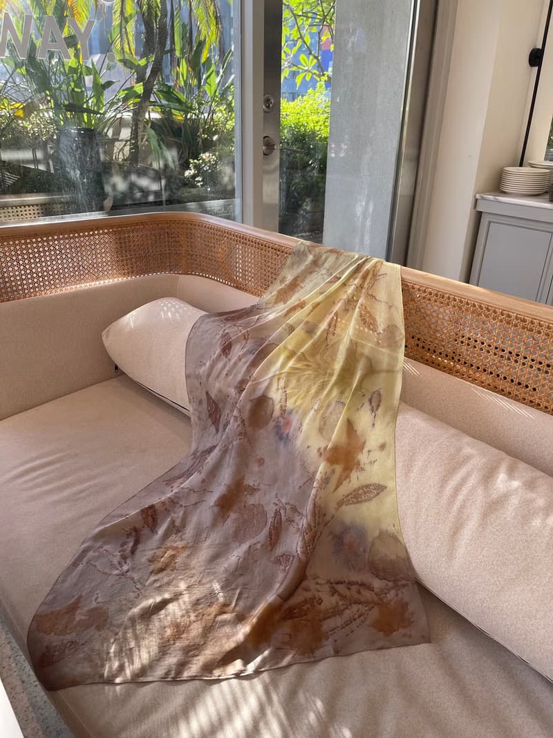 花葉移印染短絲巾 - 栗染秋華