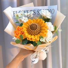 手作鉤織愛與新生花束