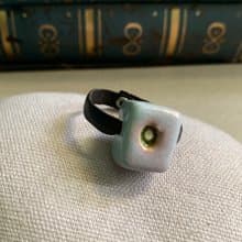 戒指 日本白瓷 自然釉色 無限看不膩色調 真皮革 藝術等級