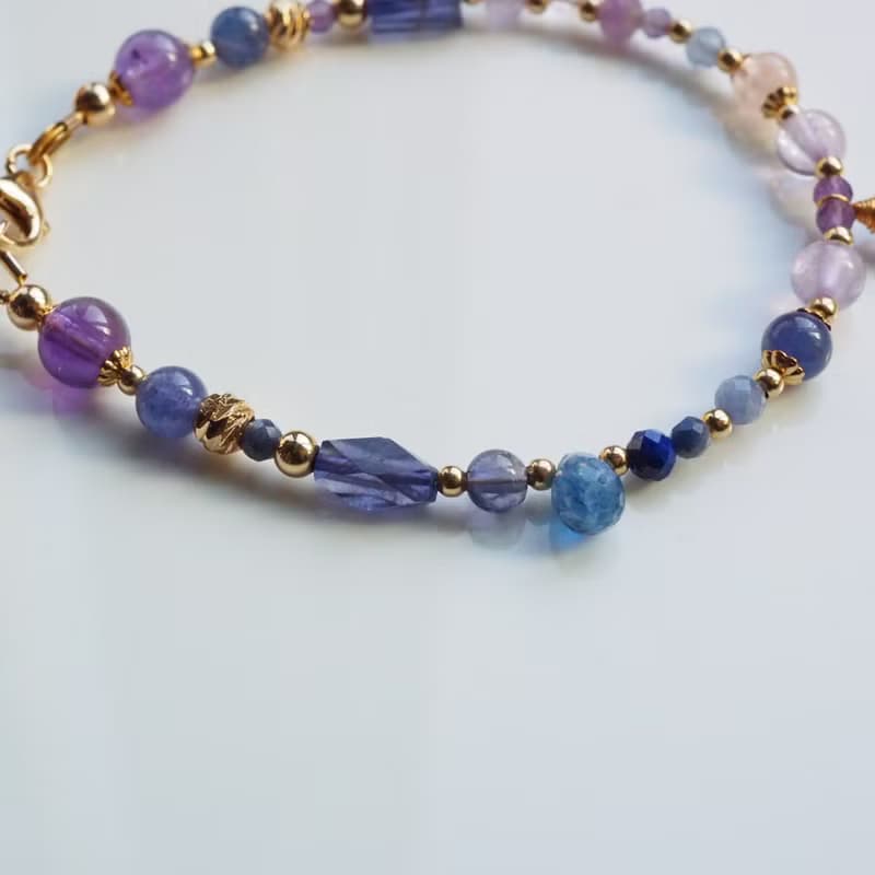 少女與一千零一夜| 坦桑石、藍晶石、紫水晶14k包金天然石手鍊