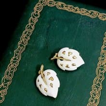 vintage jewelry  SARAH COV White Velvet 系列 夾式耳環