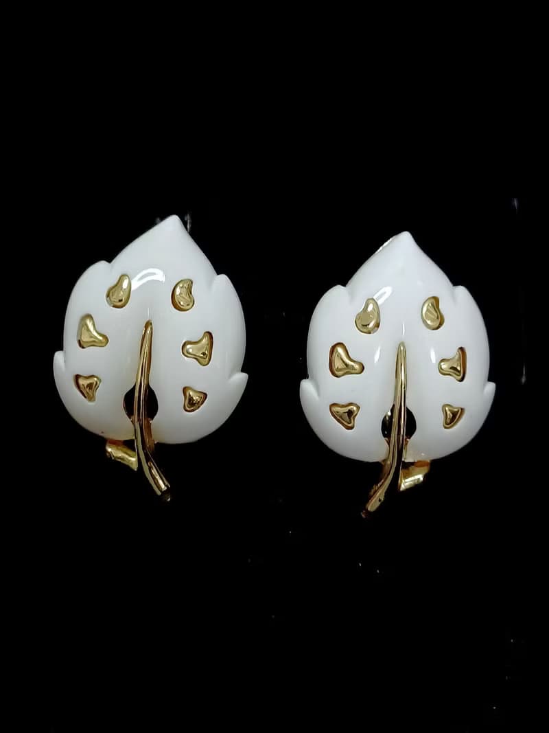 vintage jewelry  SARAH COV White Velvet 系列 夾式耳環