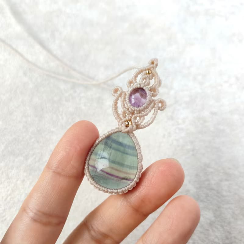 彩虹螢石。紫水晶。南美巴西蠟線編織項鍊