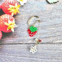 水引イヤーカフ　苺　タティングレース　赤　白　緑　和　伝統工芸　軽い