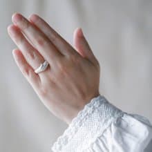 白瓷戒指 / 共生 / 葉