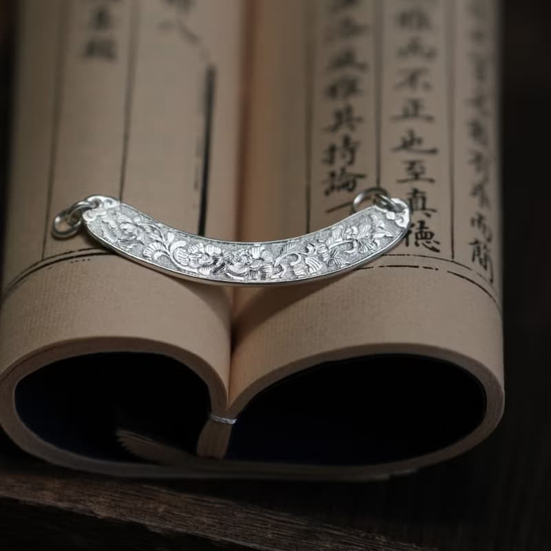 手工陰刻滿雕花卉純銀吊墜  雙頭如意