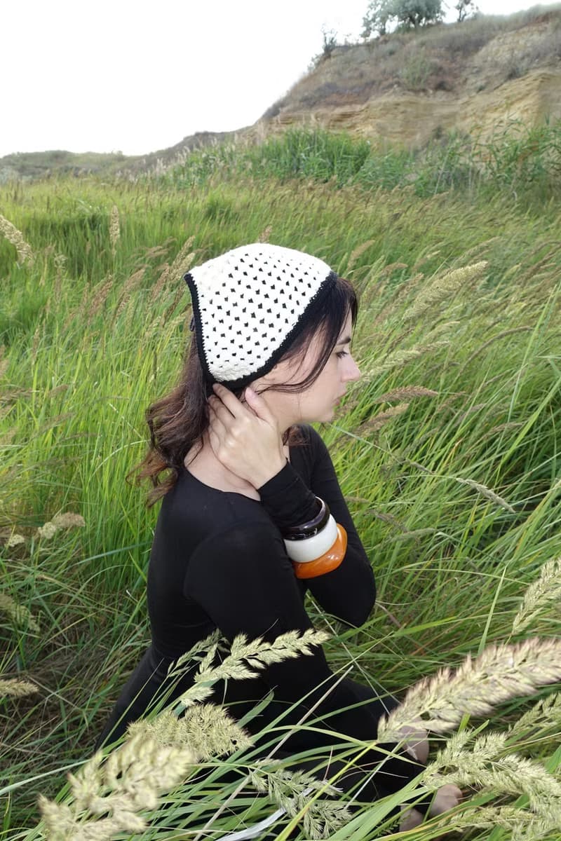 Crochet Headscarf White Black Trim -Triangle Kerchief knitted - Summer Bandana