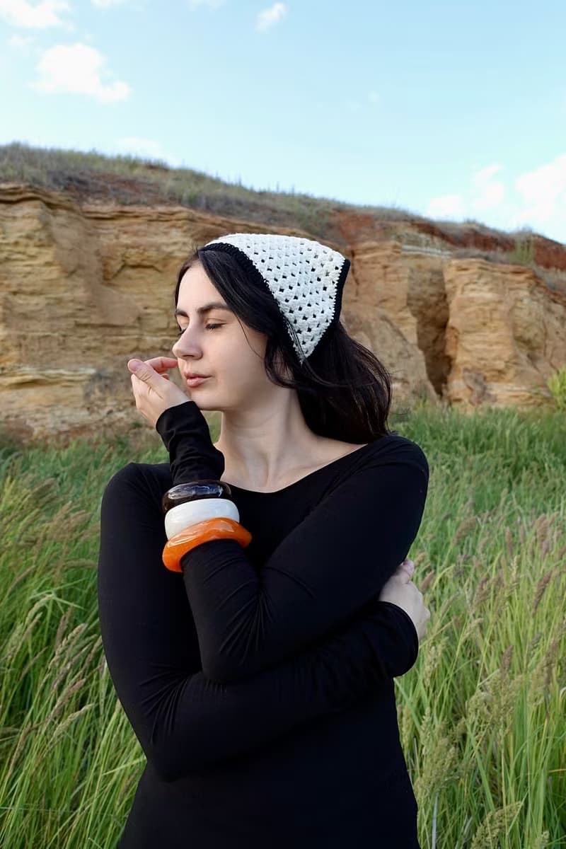Crochet Headscarf White Black Trim -Triangle Kerchief knitted - Summer Bandana