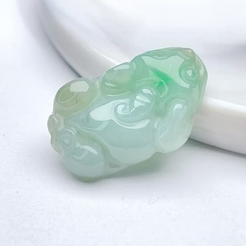 【招財神獸】冰種飄綠翡翠貔貅擺飾 | 天然緬甸玉翡翠A貨