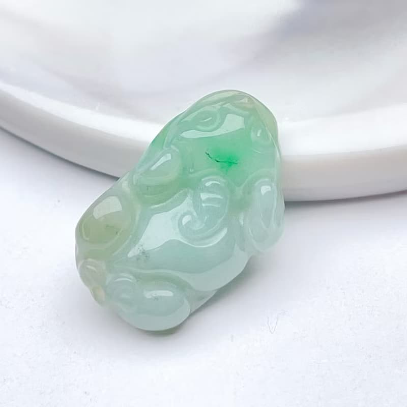 【招財神獸】冰種飄綠翡翠貔貅擺飾 | 天然緬甸玉翡翠A貨