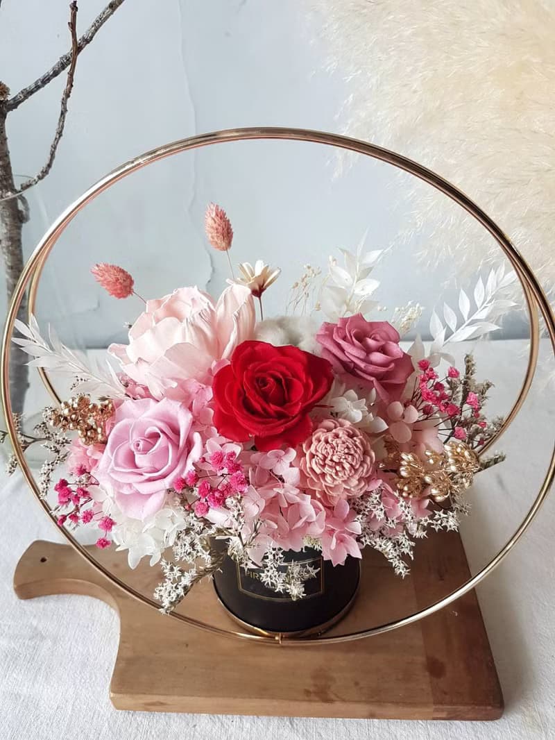 海藏設計│昂列斯特。紅粉質感金環桌花。祝賀花禮