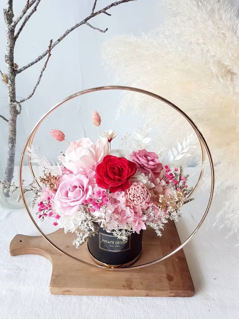 海藏設計│昂列斯特。紅粉質感金環桌花。祝賀花禮