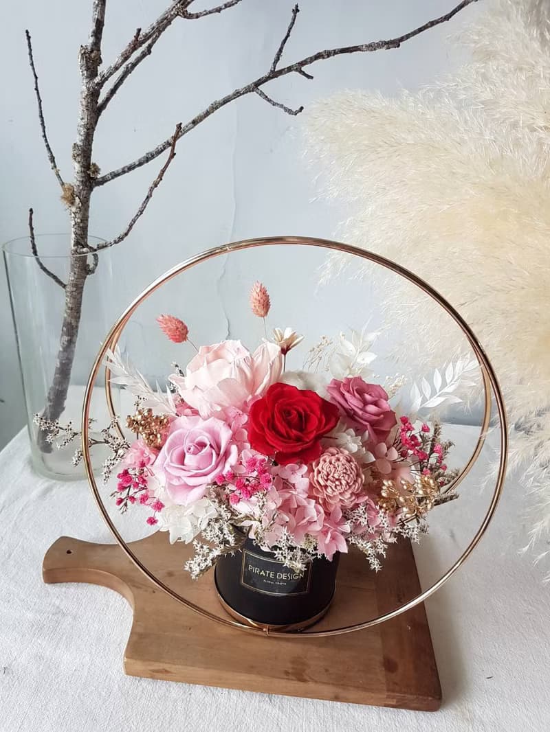 海藏設計│昂列斯特。紅粉質感金環桌花。祝賀花禮