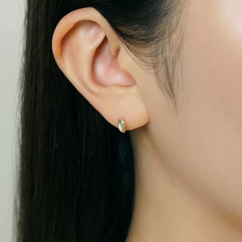 【Second Earrings】 18K 拉長石耳環 (黃金)