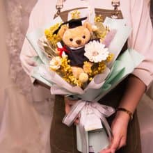 【熊寶貝】可愛畢業熊玩偶花束 禮物 /  永生花 乾燥花花束 共3款