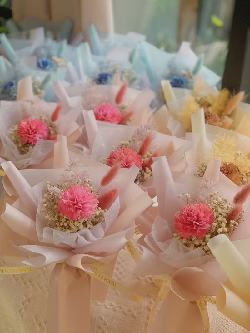索拉康乃馨小花束 三色可挑選.畢業花束.節日.花束.結婚小物