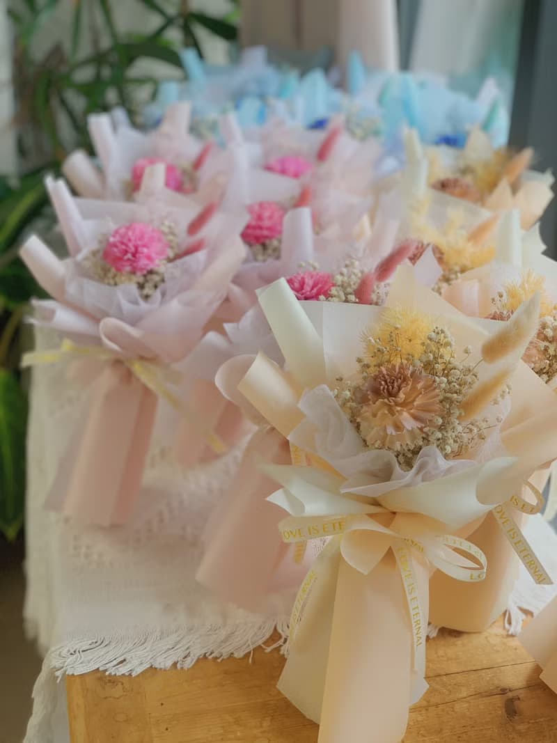 索拉康乃馨小花束 三色可挑選.畢業花束.節日.花束.結婚小物