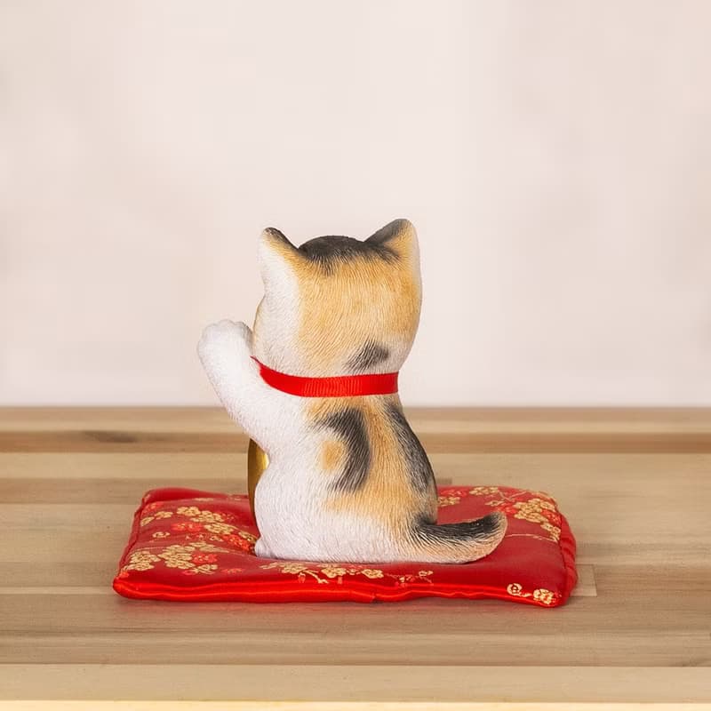 デバリエ 招き猫 猫 置物 商売繁盛 厄除け 病除け 開運 金運アップ 福を招く 玄関 飲食店 開店祝い 誕生日 記念日 クリスマス 新年 雑貨 cb040m