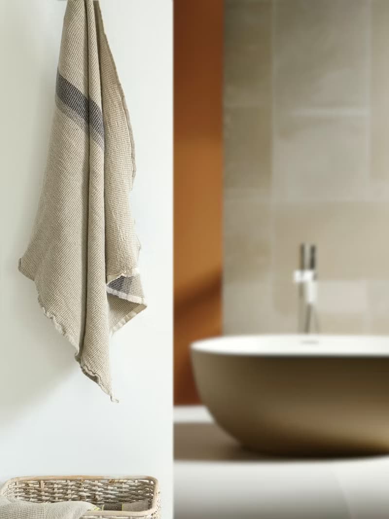 Linen bath towels  hanging loop 65 x 130 cm