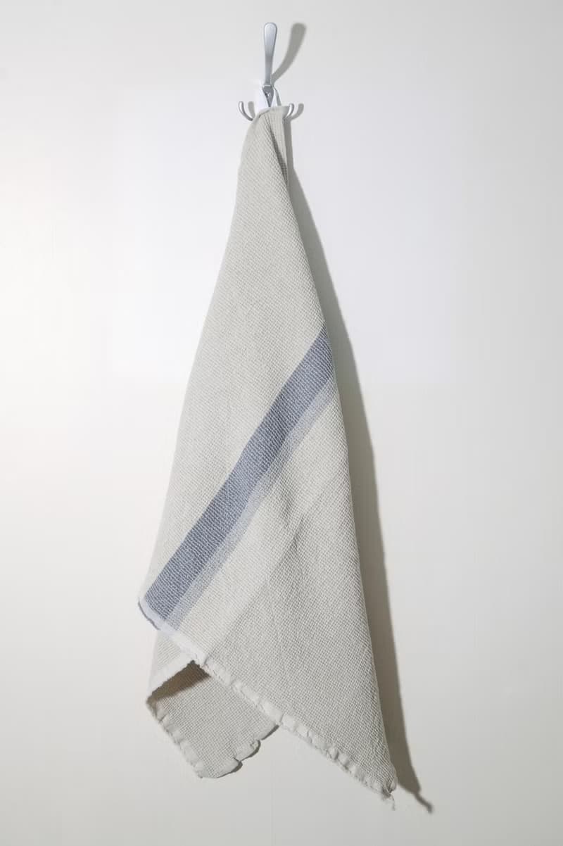 Linen bath towels  hanging loop 65 x 130 cm