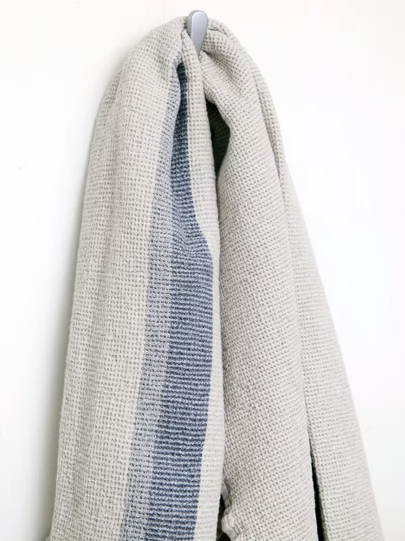 Linen bath towels  hanging loop 65 x 130 cm