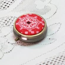 纏繞畫  古銅款 圓形 分格藥盒 迷你 隨身攜帶 小物 收納盒 藥盒