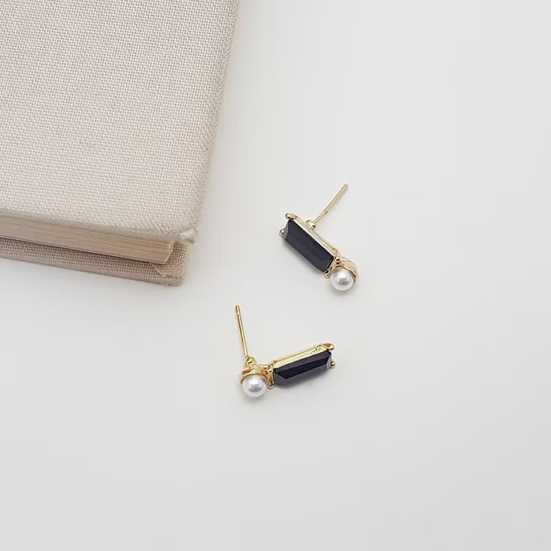 Rectangle black Cubic Zirconia pearl Earrings,pearl Stud Earrings