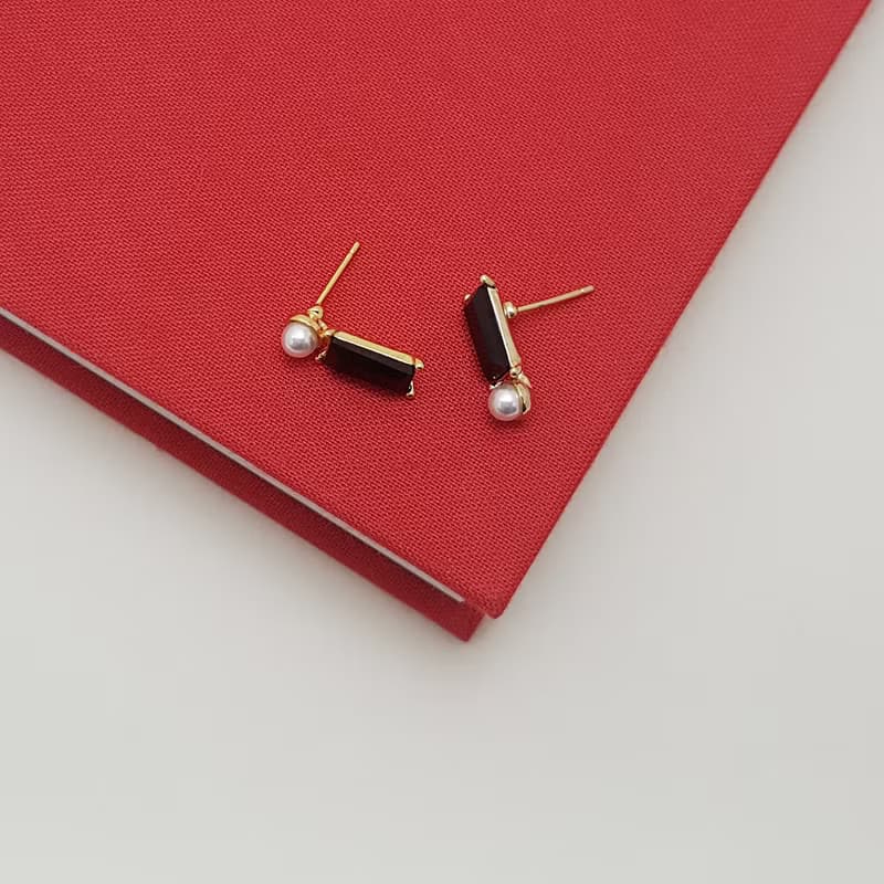 Rectangle black Cubic Zirconia pearl Earrings,pearl Stud Earrings