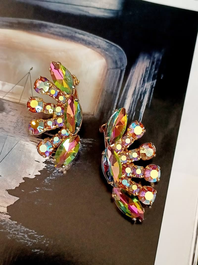 vintage jewelry  絢麗扇形七彩萊茵 夾式耳環
