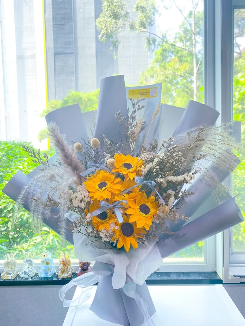 灰藍太陽花花束 (L size)