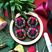 聖誕花環 手工刺繡胸針/項鍊吊墜 聖誕節限定 B款